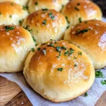 Easy Garlic Butter Dinner Rolls